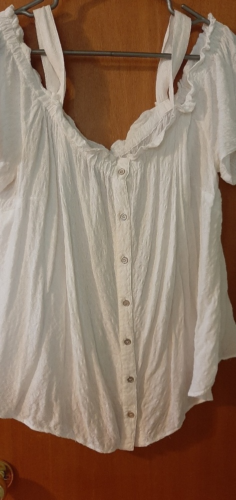 Tops - Picture 6 of 6